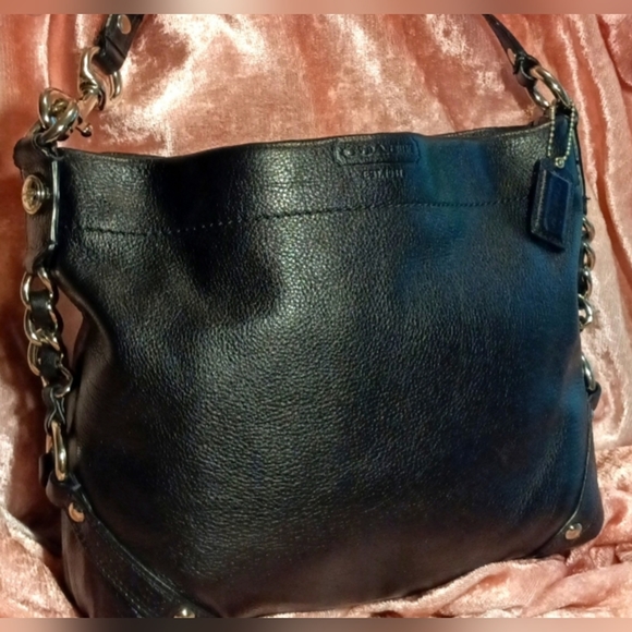 EUC COACH LEATHER SHOULDER BAG - GET IT NOW FOR $22 - Picture 1 of 4